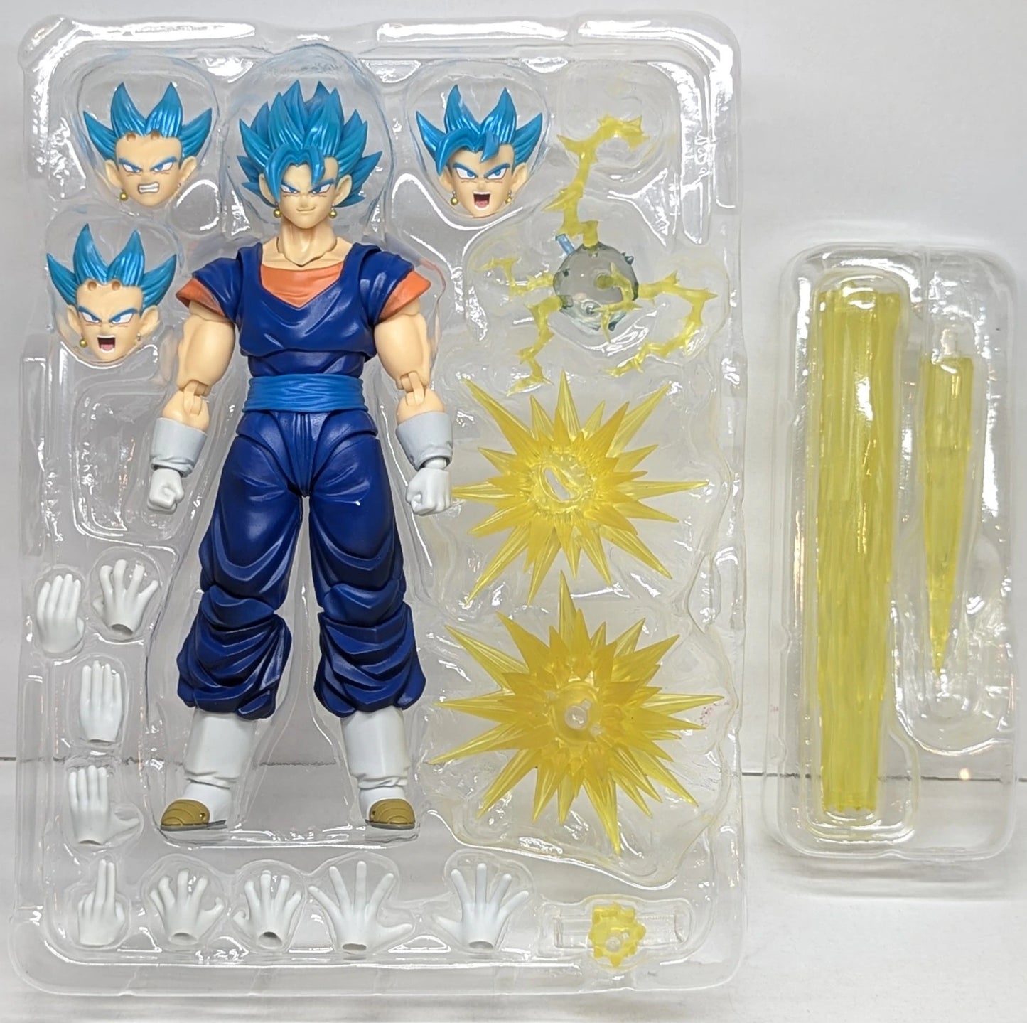 BANDAI SPIRITS SHFiguarts Super Saiyan God Super Saiyan Vegito