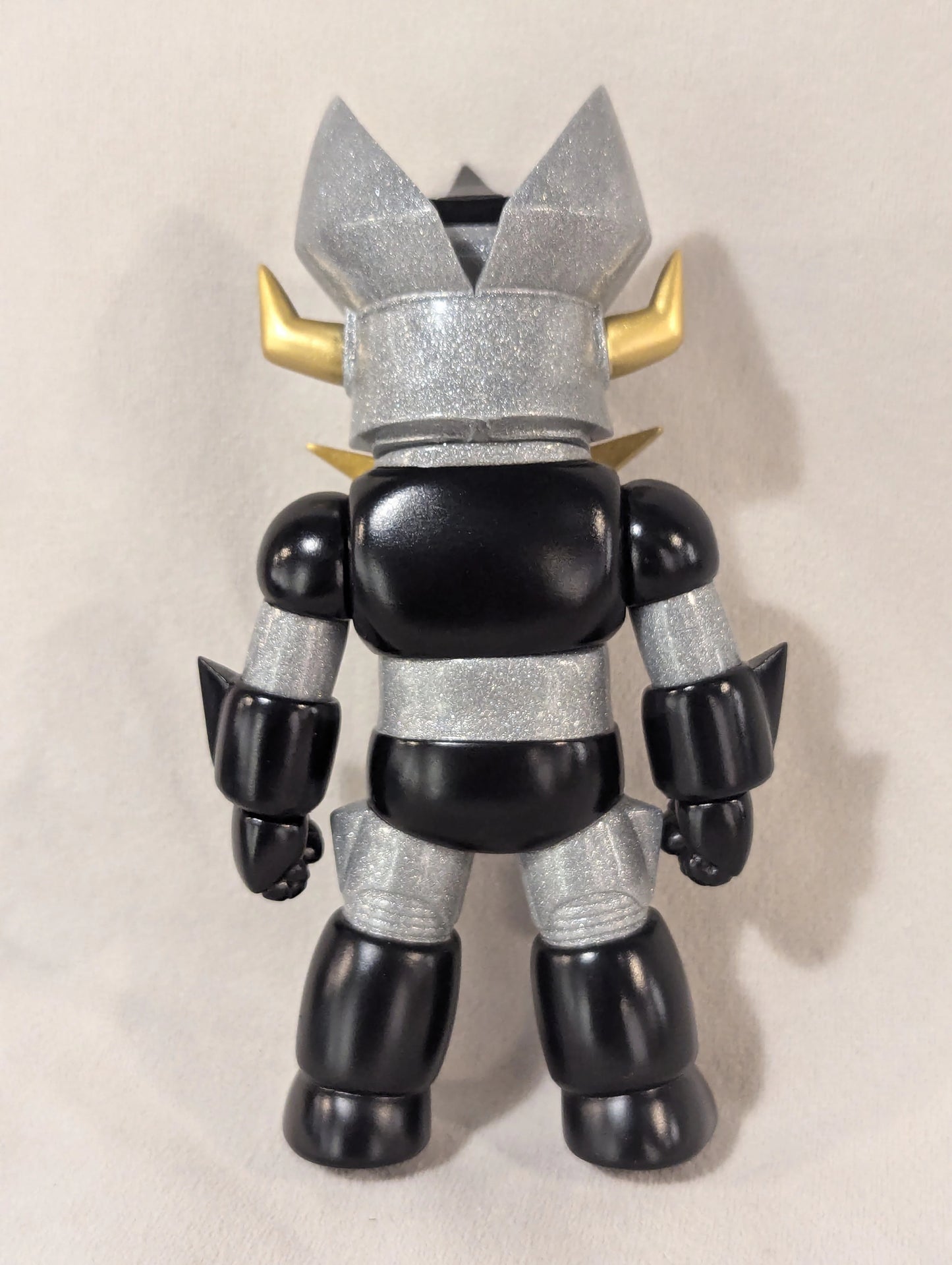 One up KAIJIN Great Mazinger Silver Glitter/Black/Gold