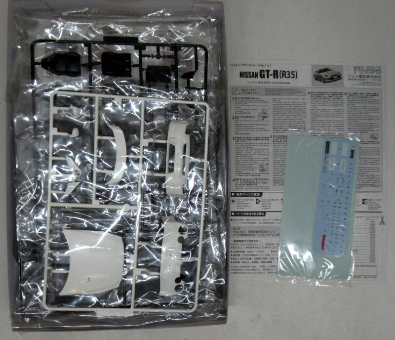 Fujimi 1/24 Inch-Up Nissan GT-R with Engine ID-131
