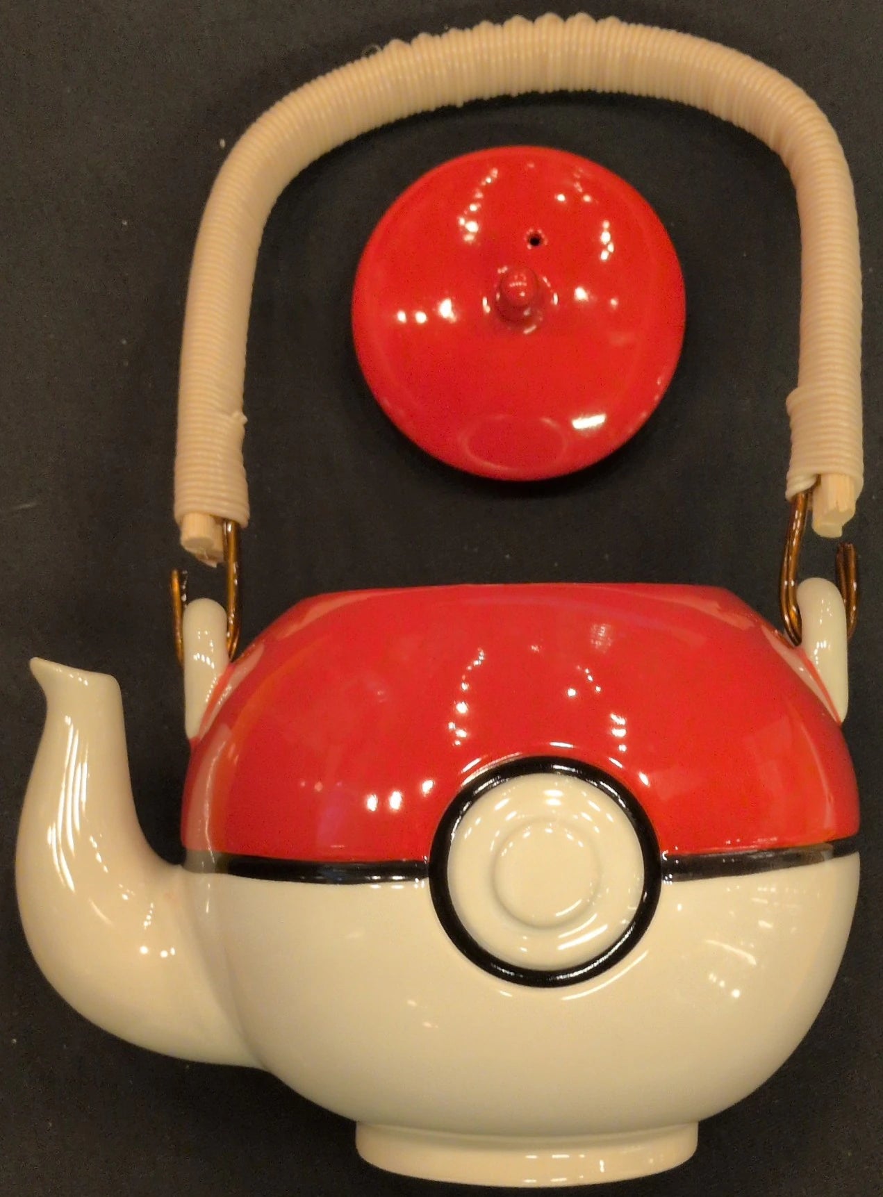 Pokemon Teapot, Pokemon Poke Ball-Shaped Teapot
