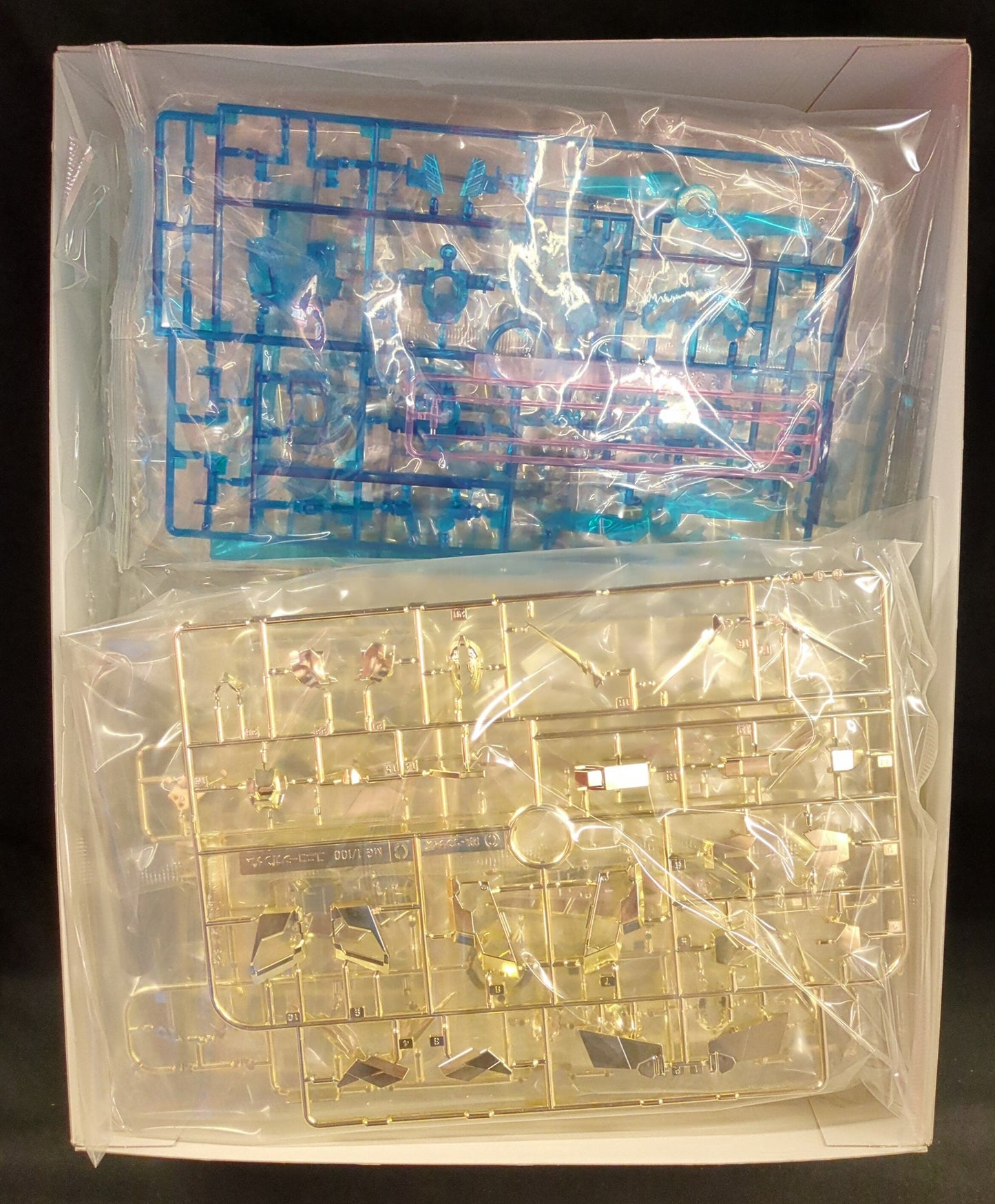 Bandai MG 1/10 0 Mobile Suit Gundam Unicorn Unicorn Gundam Unit 3 Phenex Gold Coating