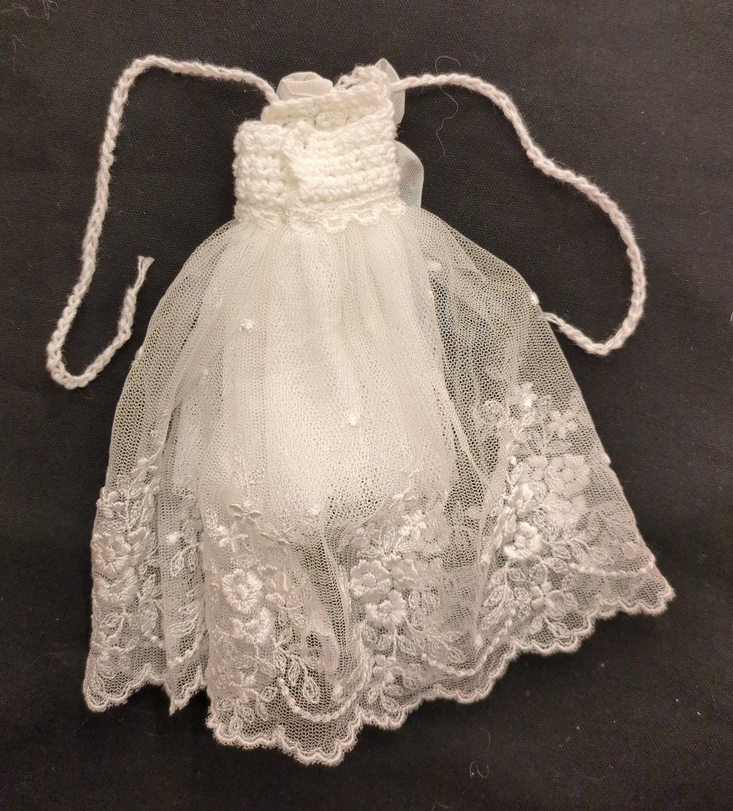 Doll outfit, 22cm size (for Licca, Neo Blythe, etc.), white dress, ribbon, lace.
