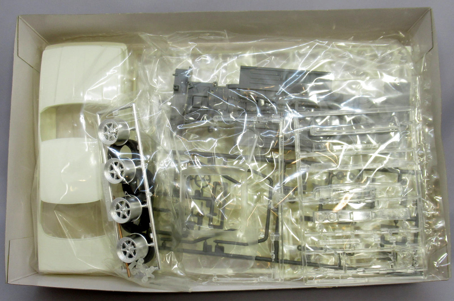 Fujimi 1/24 Reebok Skyline GTS-R (HR31) 1