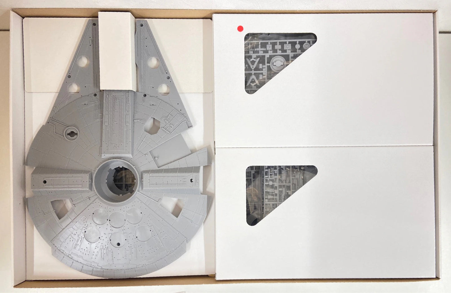 FINE MOLDS PLASTIC UNASSEMBLED MODEL KIT MILLENIUM FALCON 1/72 SCALE