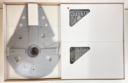 FINE MOLDS PLASTIC UNASSEMBLED MODEL KIT MILLENIUM FALCON 1/72 SCALE