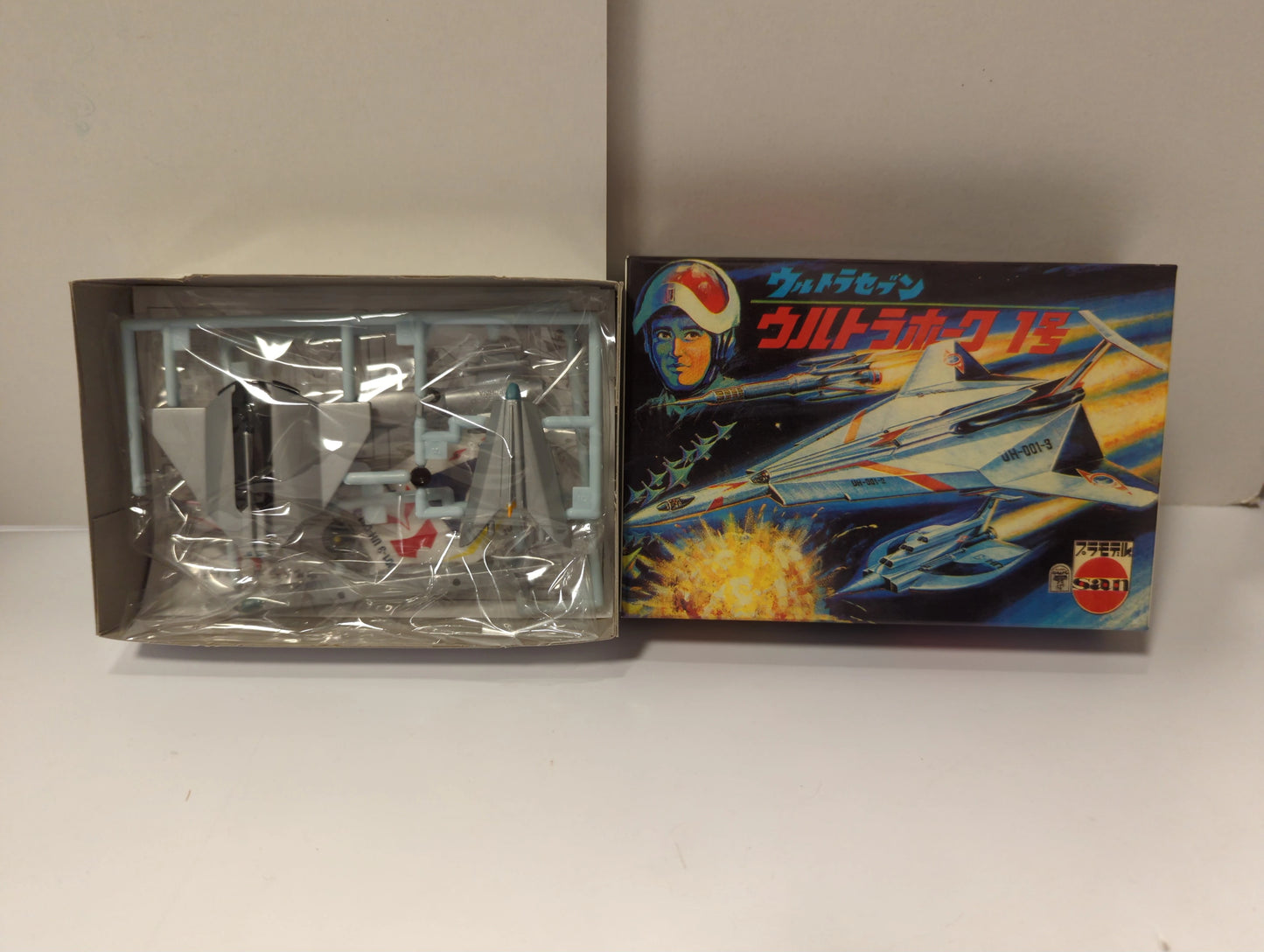 Banpresto Marusan Tsuburaya Productions Mini Plastic Model Collection Ultra Hawk No. 1 Painted Version