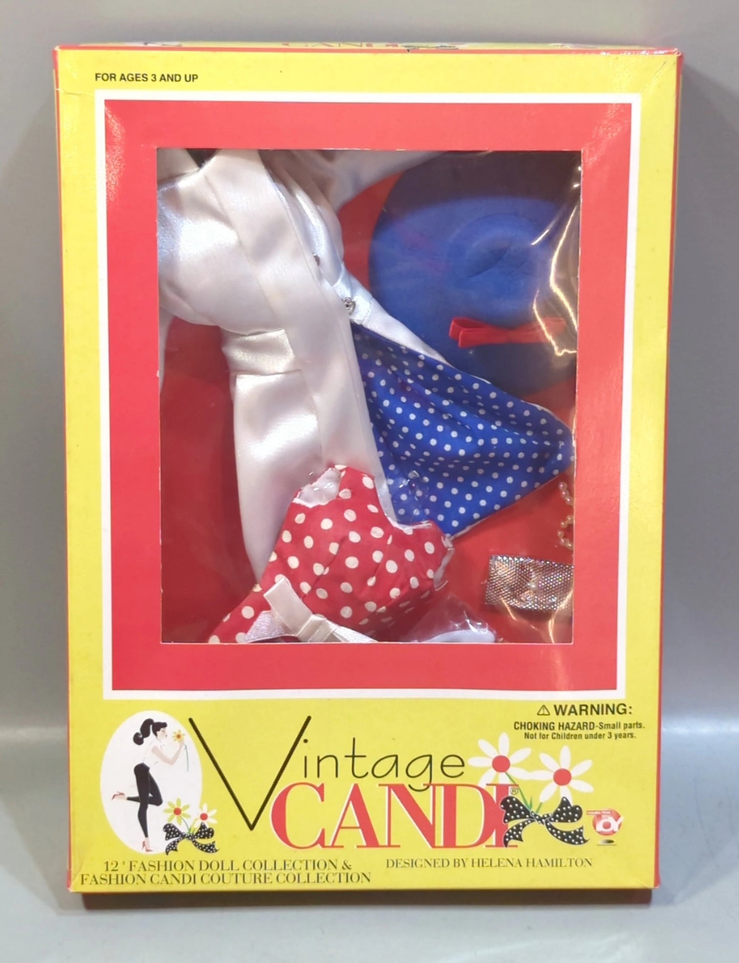 Hamilton Toy Vintage CANDI 12" Modepuppen-Outfit: Weißer Mantel und rotes Polka Dot-Kleid