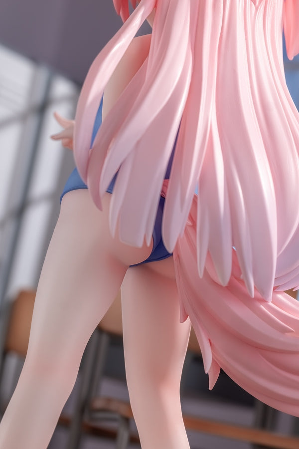 As a result of spying on Yumezakura while she was changing clothes in the classroom, I was discovered and called a ``pervert.''