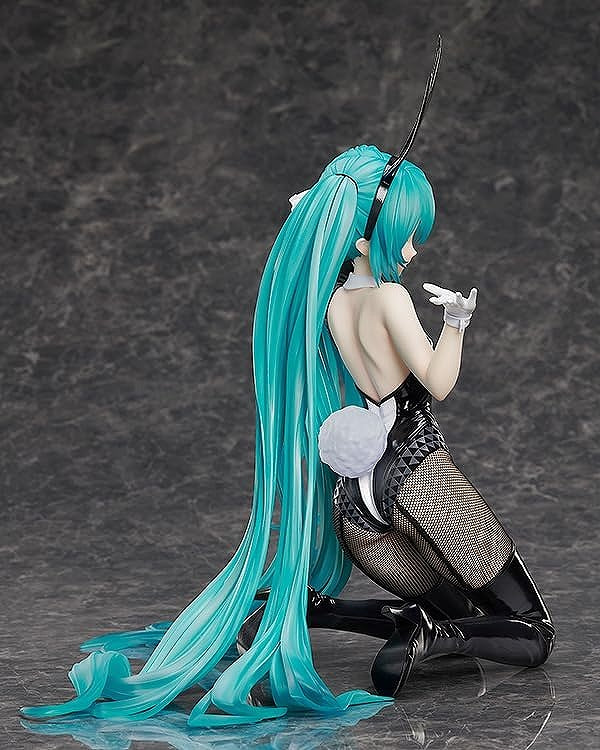 Character Vocal Series 01 Hatsune Miku Bunny Ver. / Art by Mitsume YYB