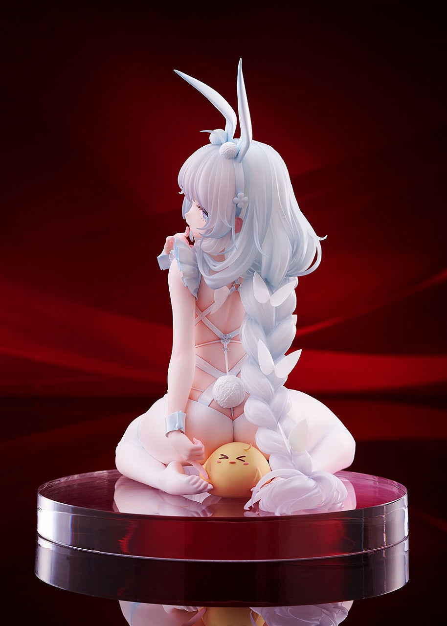 Azur Lane Le Marin Lapine who likes to take a nap