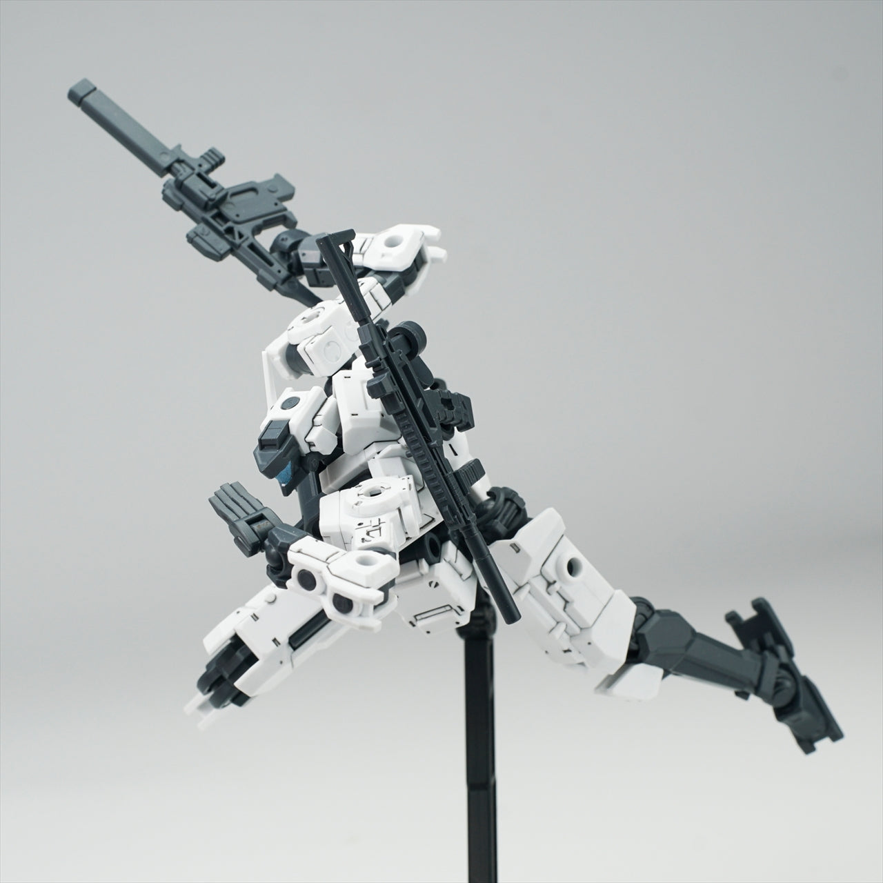 3 min project series FENRIR 1/18 scale Model Kit (white)