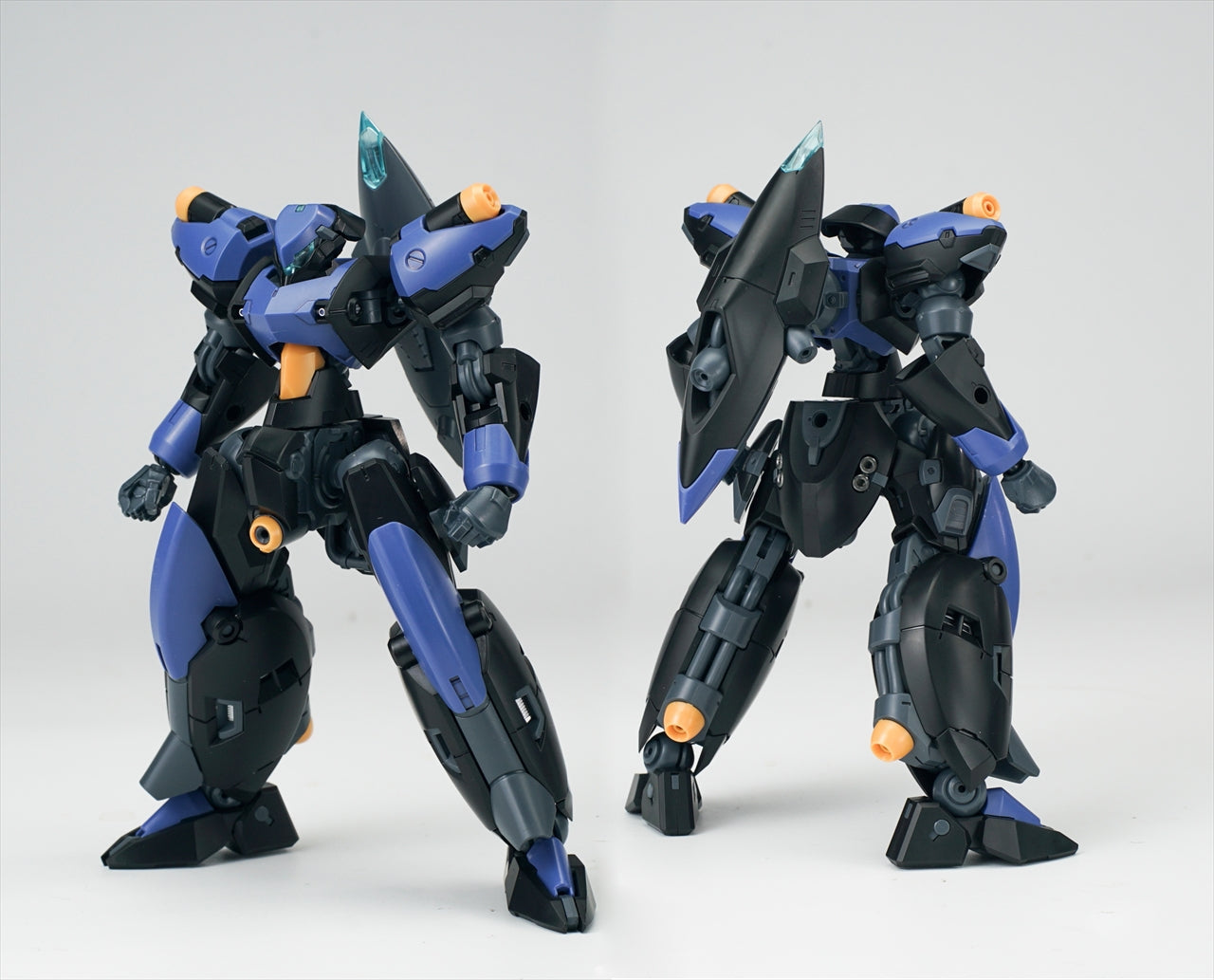 ULTRA ACTION TROOPER series Franz-α 1/144 scale Model Kit (black x blue)