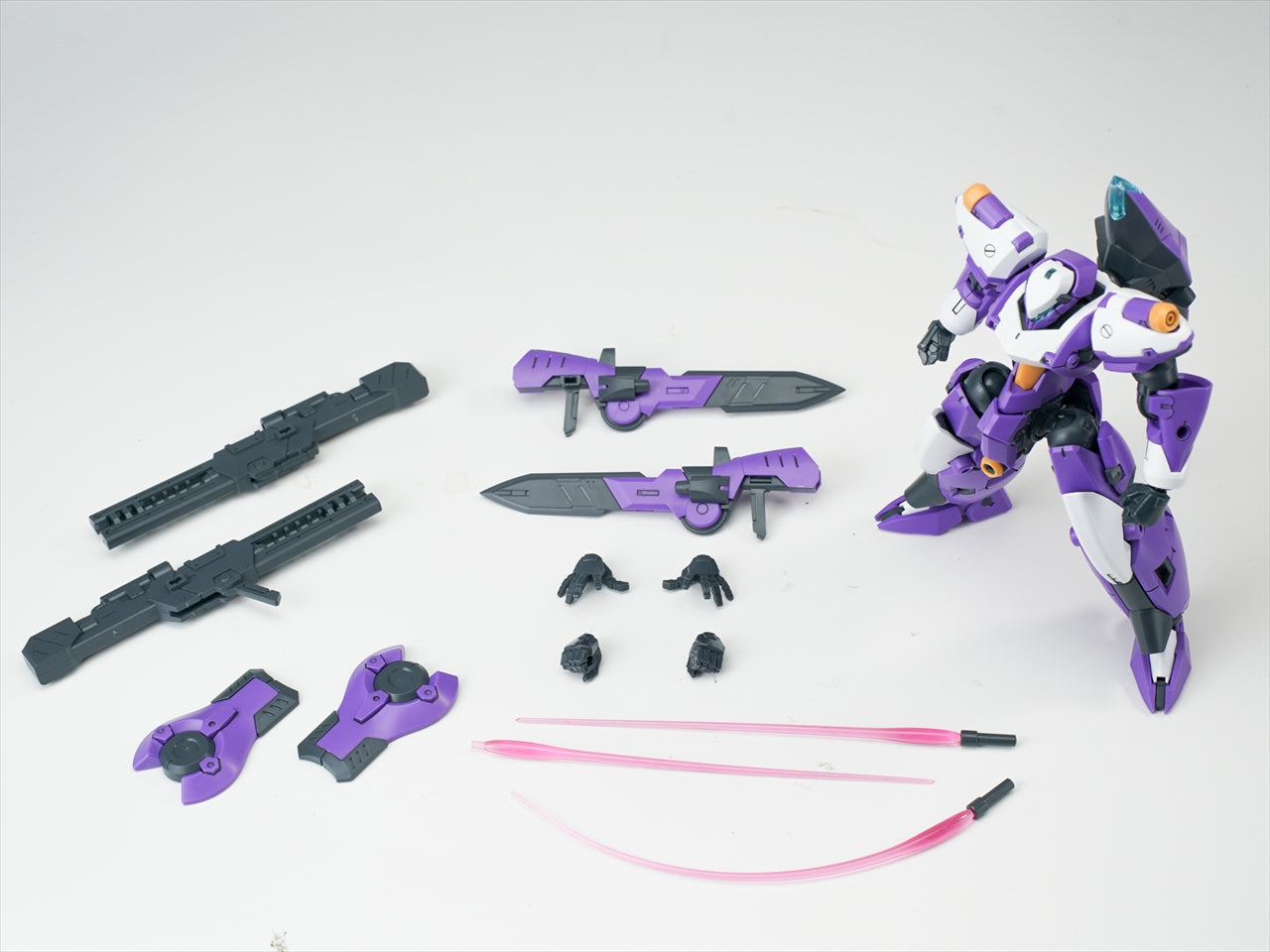 ULTRA ACTION TROOPER series Franz-α 1/144 scale Model Kit (purple x white)