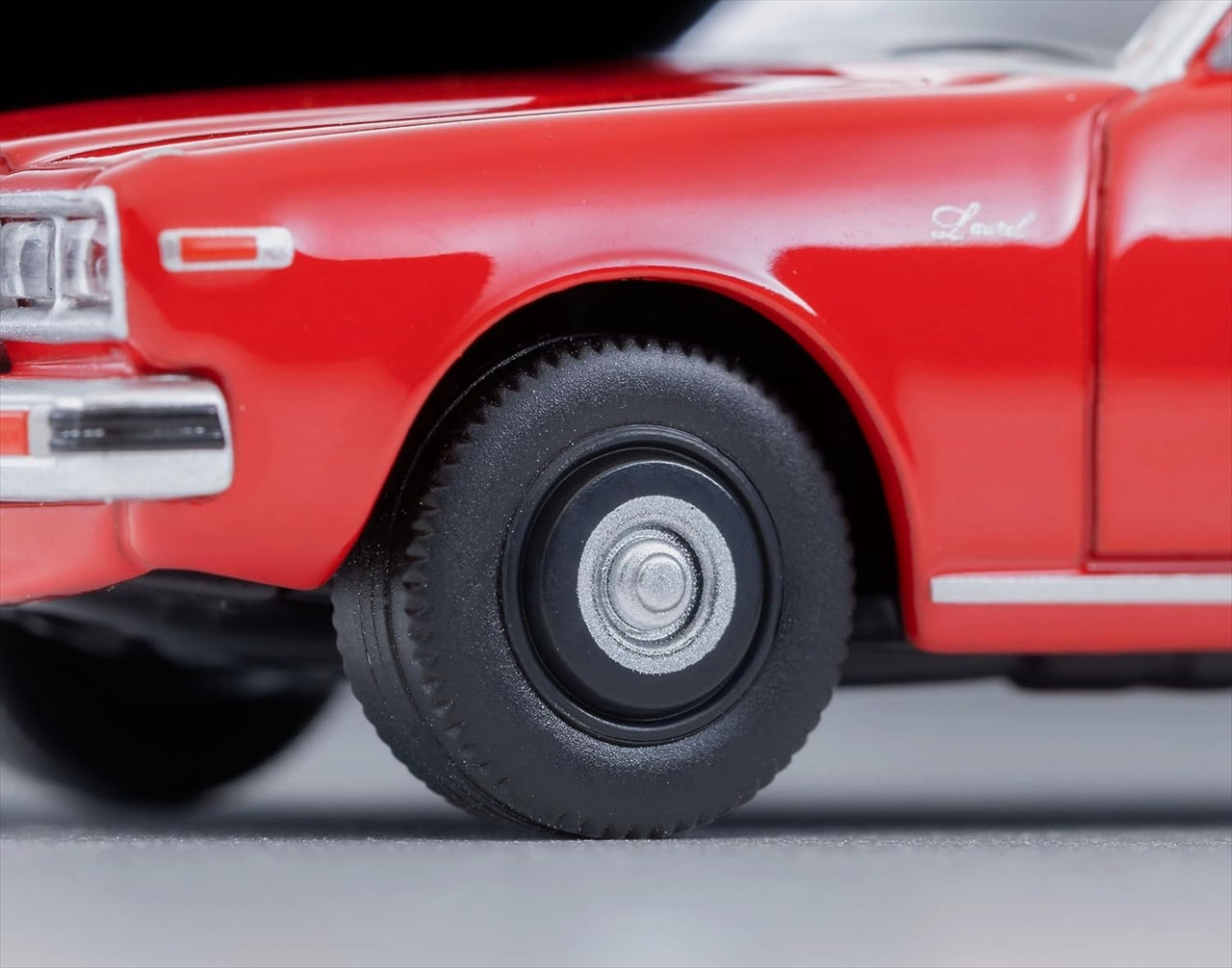 Tomica Limited Vintage Neo LV-N384a Nissan Laurel 1800 Custom Fire Command Vehicle (Chiba City Fire Department) 1978 model