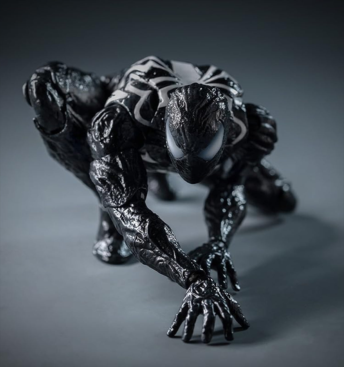 DLX Spider-Man Symbiote Suit (Peter Parker) Regular Edition