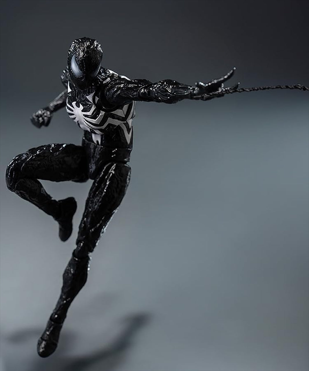 DLX Spider-Man Symbiote Suit (Peter Parker) Regular Edition