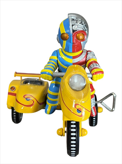 EX triciclo Android Kikaider tipo B