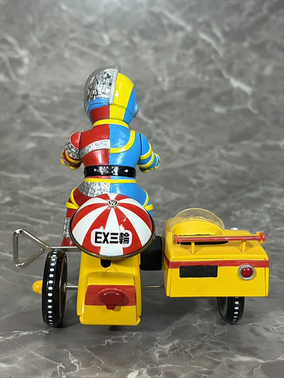 EX triciclo Android Kikaider tipo B