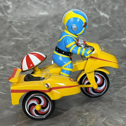 EX triciclo Android Kikaider tipo B