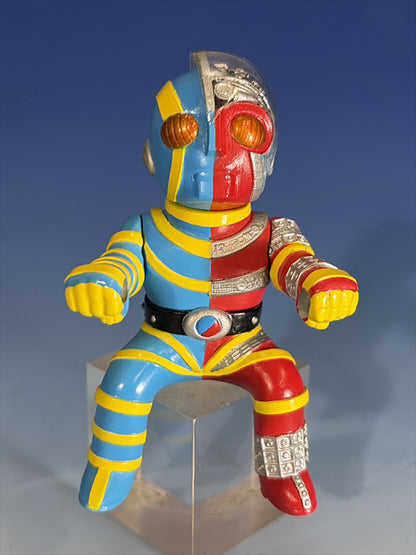 EX triciclo Android Kikaider tipo B