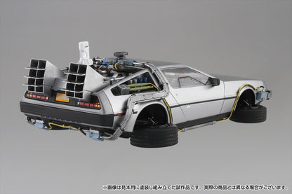 Film Mecha 1/24 Retour vers le futur, partie II Time Machine avec figurine