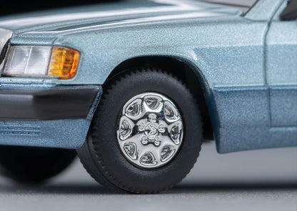 Tomica Limited Vintage Neo LV-N77c Mercedes-Benz 190 E (Bleu Perle) modèle 1992