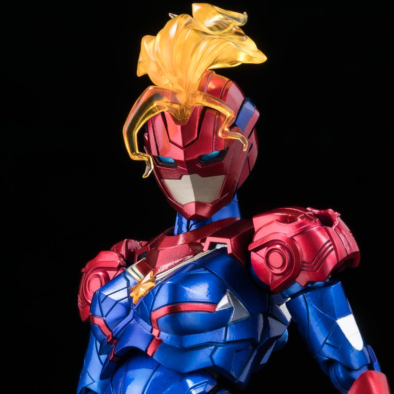 【千値練】ファイティングアーマー キャプテン・マーベル