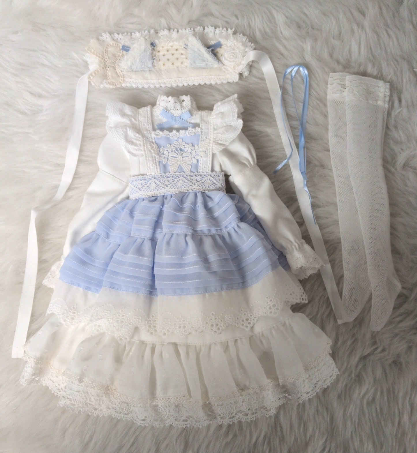 Doll outfit for 40-50cm dolls (MSD, Obitsu 50, etc.): Cat head headdress and lace apron dress.