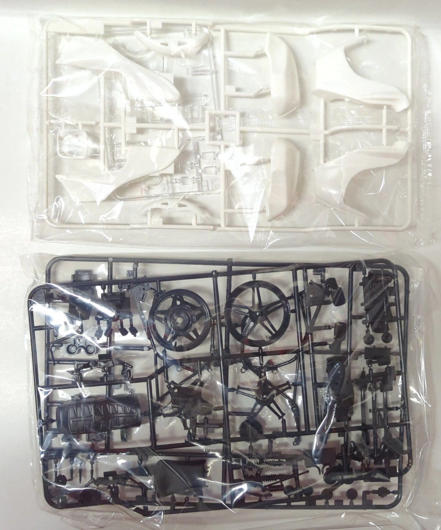 Tamiya 1/12 Motorcycle serie Honda CB1100R 8