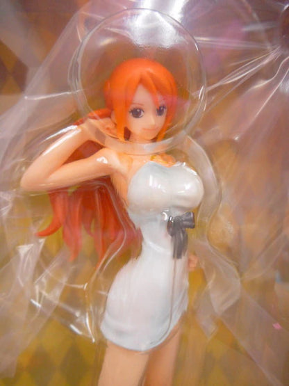Bandai Figuarts ZERO Nami -ONE PIECE FILM GOLD Ver.-
