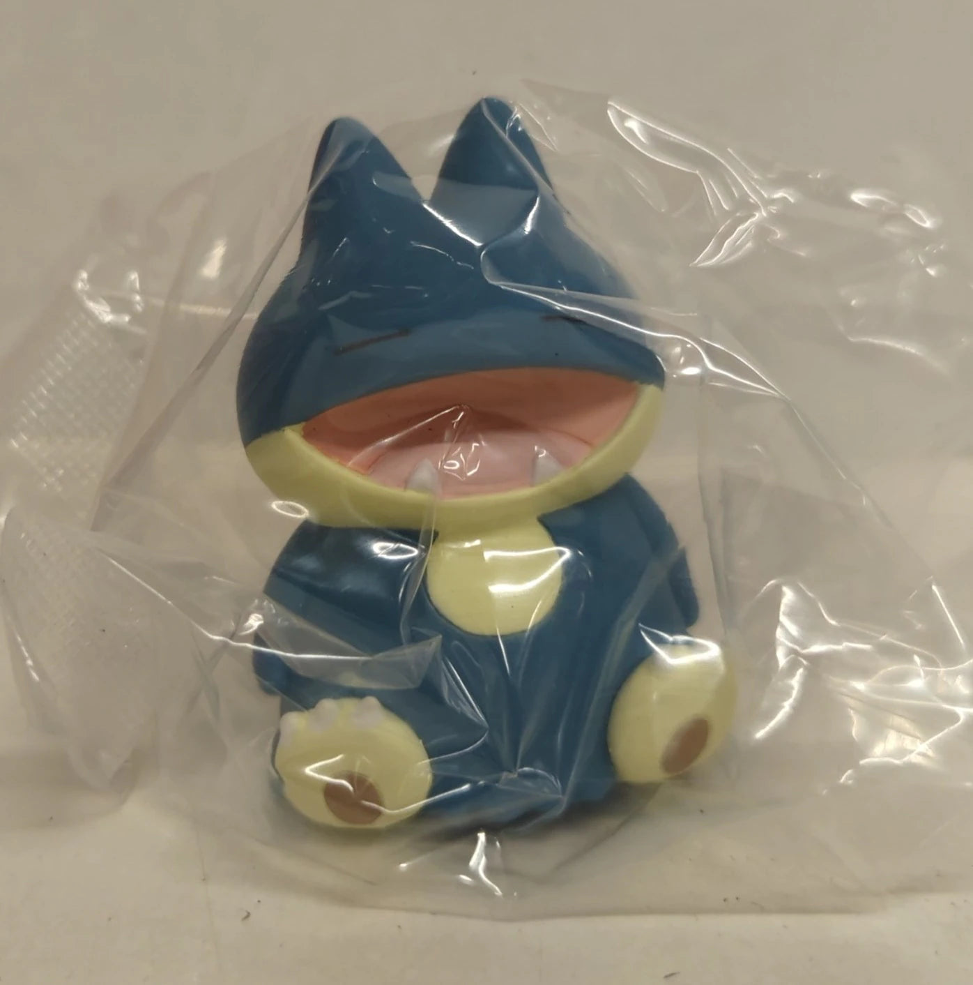 Pokemon 1 2... Surprise! Soft Vinyl Mascot Pokemon Goomba