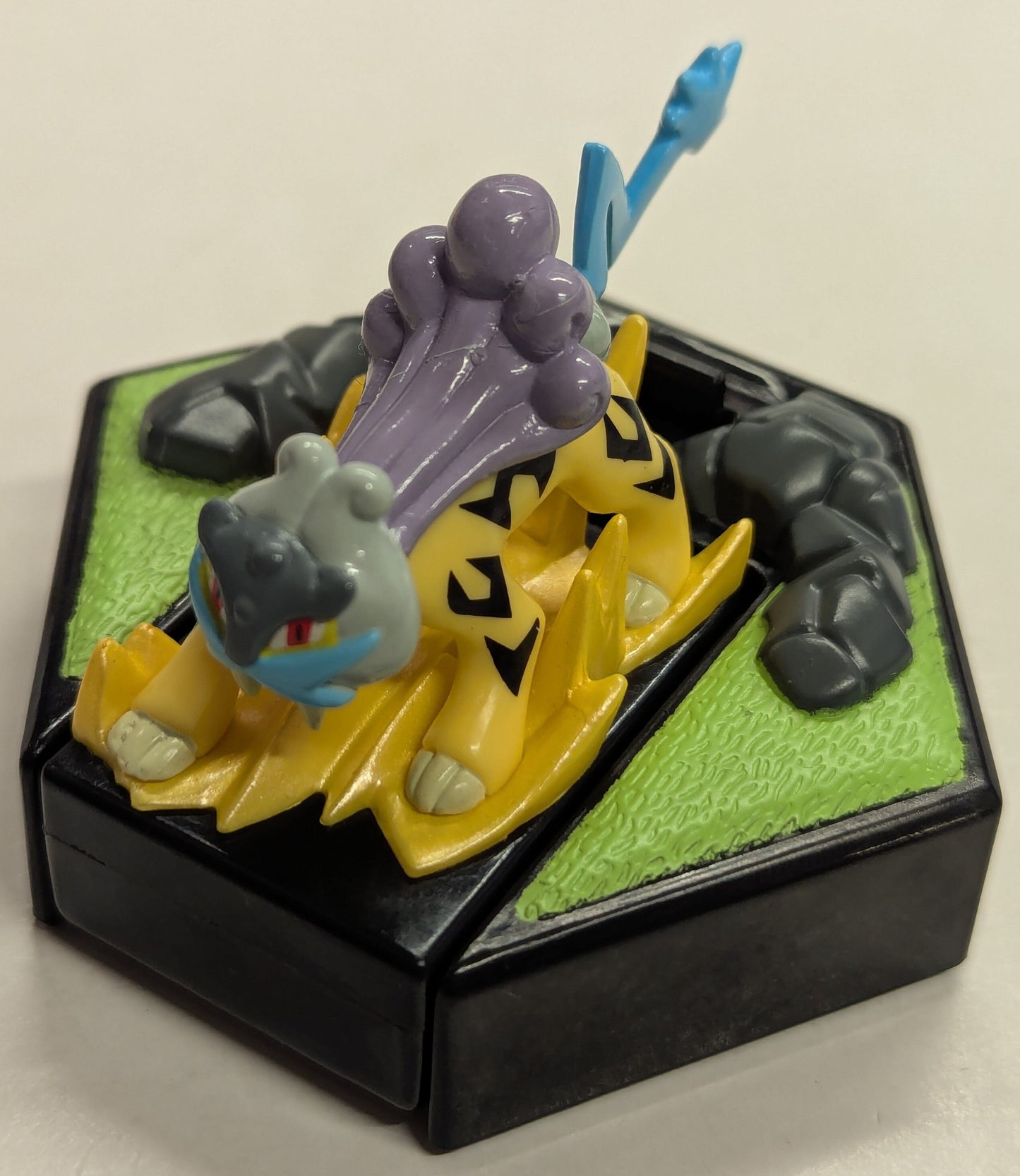 Plenus (Hotto Motto) Pokemon action Battle Shooter Phantom Champion Zoro Raikou 5