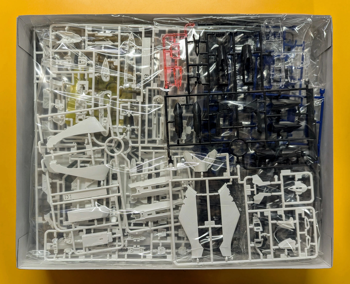 Bandai 1/72 scale VF-31J Siegfried (Macross 35th Anniversary painted version)