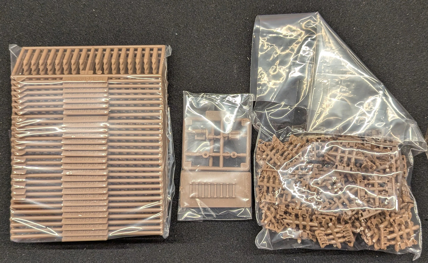 MODELKASTEN 1/35 Scale SK-17 Type A Tracks for Late Model Panzer III/IV Tanks, Working