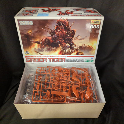 Kotobukiya 1/72 HMM EZ-016 Saber Tiger Marking Plus Ver. 6