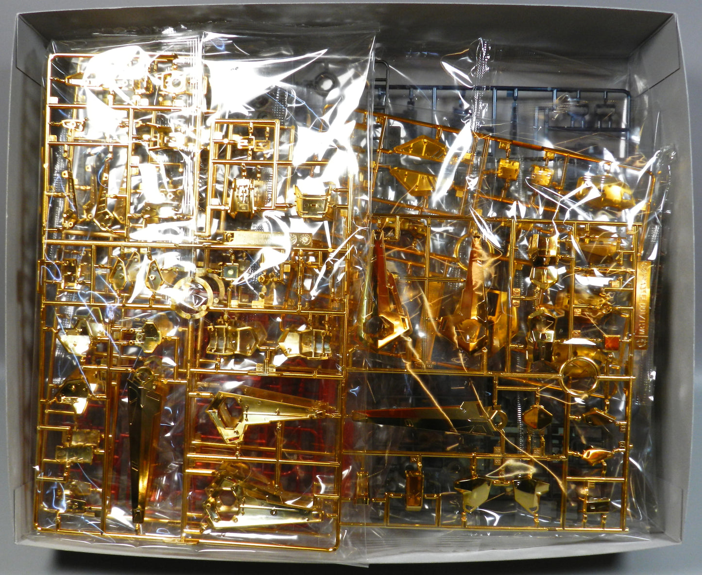 Bandai Spirits MG Gundam Base Limited Mobile Suit Zeta Gundam Hyaku-Shiki ver. 2.0 Mechanical Core Plating LIMITED