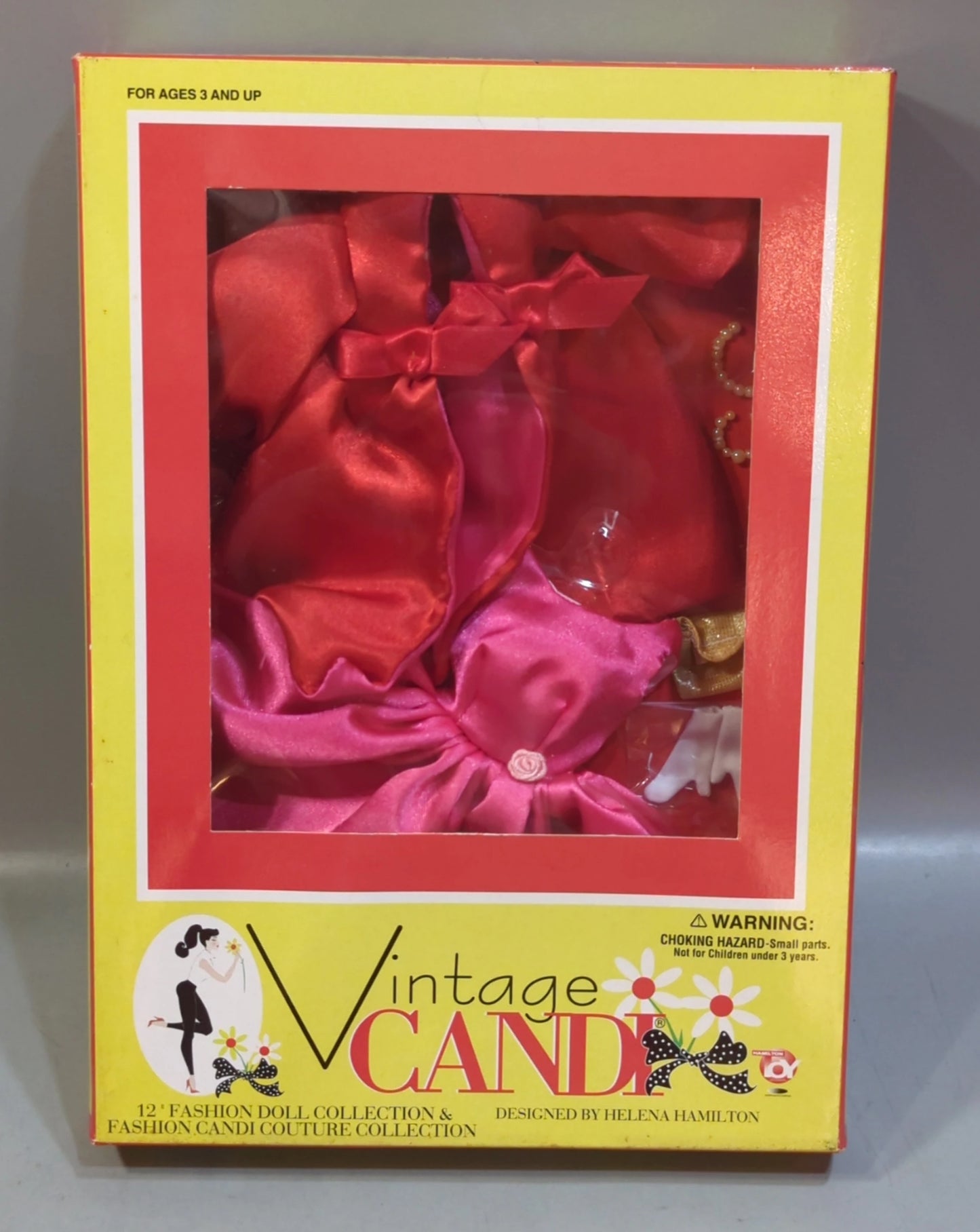 Hamilton Toy Vintage CANDI 12" Modepuppen-Outfit: Roter Mantel und rosa Kleid