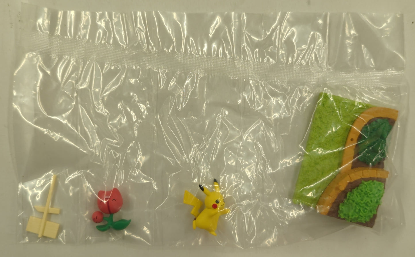 Re-Ment Pokemon Garden Afternoon Sunlight Pokemon Pikachu and Cherinbo 1