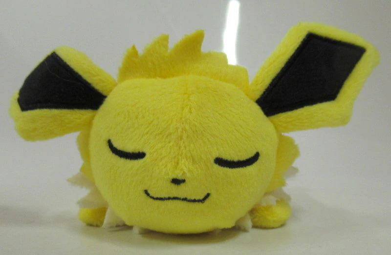 Peluche Pokemon Center Kuttari Nuigurumi (peluche): Jolteon, Sleeping Ver.
