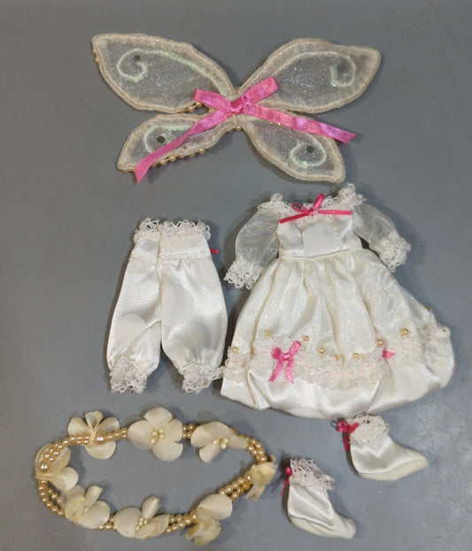 Takara Default Costume Neo Blythe White Magic Knight