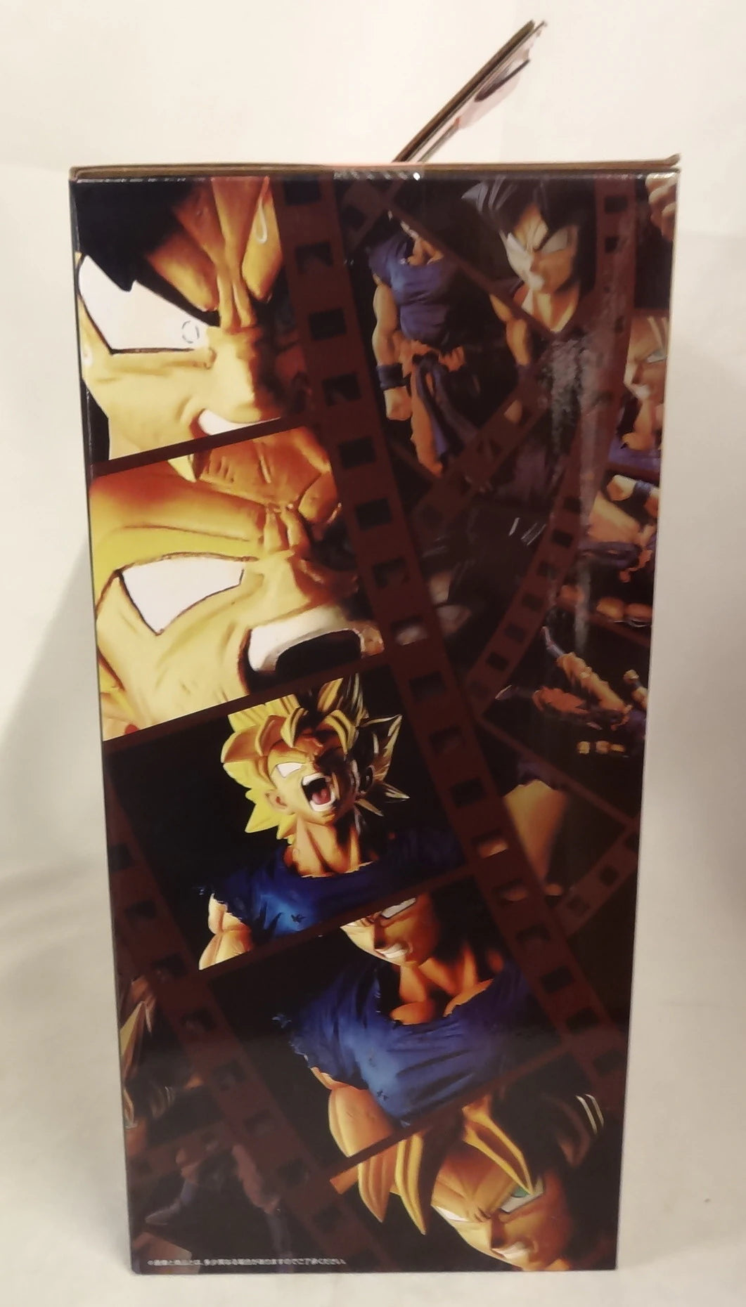 Banpresto - Ichiban Kuji Dragon Ball BATTLE OF WORLD with Dragon Ball LEGENDS A-Prize Super Saiyan Son Goku Figure