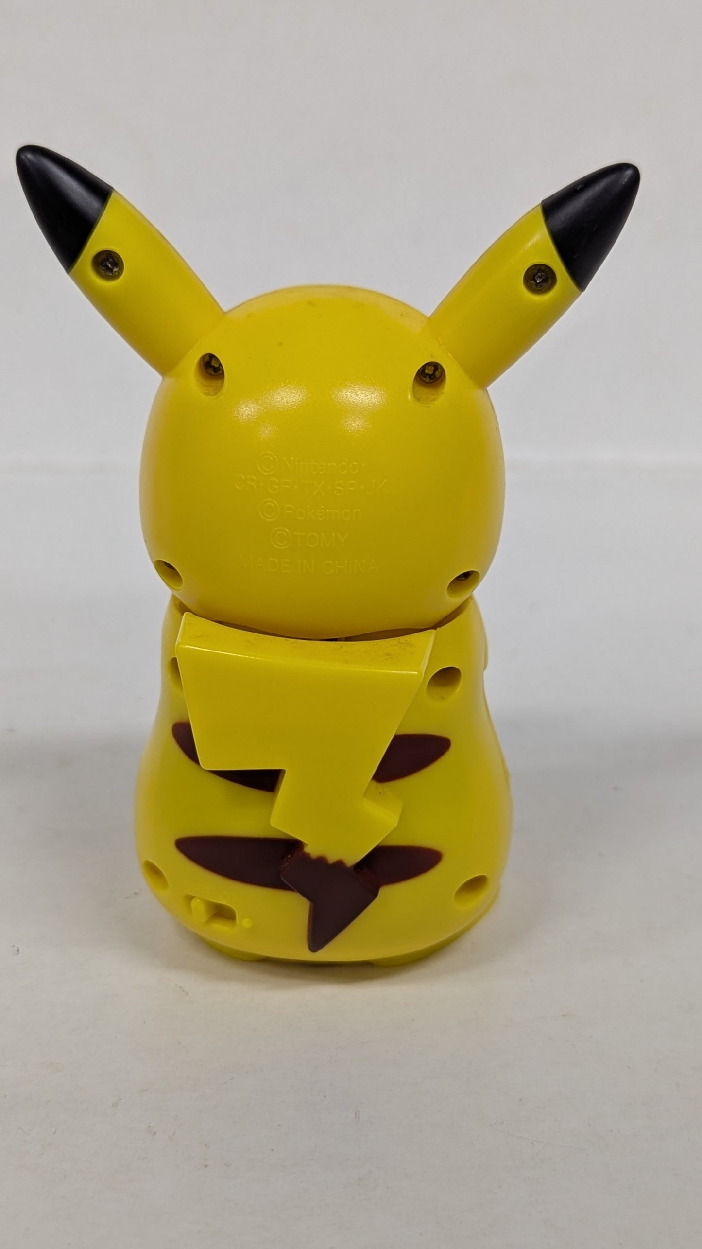 Takara Tomy HelloPika/Pikachu Robot that responds when you talk to it Pokemon Pikachu