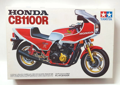 Tamiya 1/12 Motorcycle serie Honda CB1100R 8