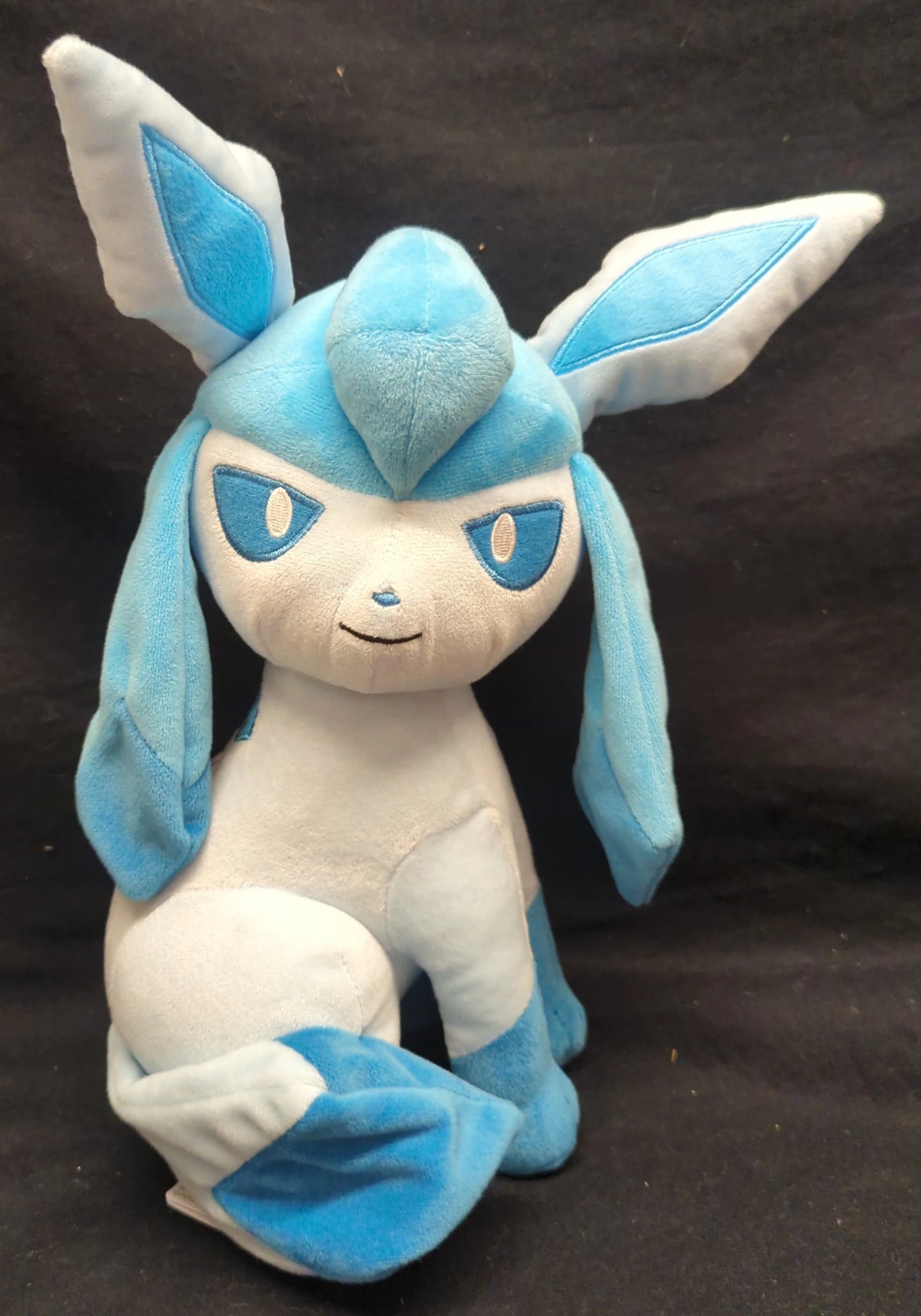 Bandai Spirits Shippo Mite Mite! Dekkai Nuigurumi Plush Plusle & Glaceon Pokemon Glaceon