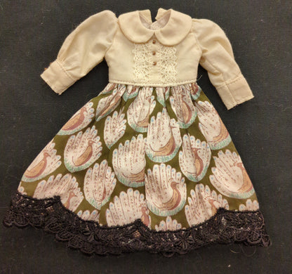 Tenue de poupée, taille 22cm (pour Licca, Neo Blythe, etc.), robe une pièce, marron crème, motif oiseaux, dentelle.