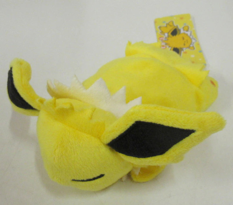 Peluche Pokemon Center Kuttari Nuigurumi (peluche): Jolteon, Sleeping Ver.