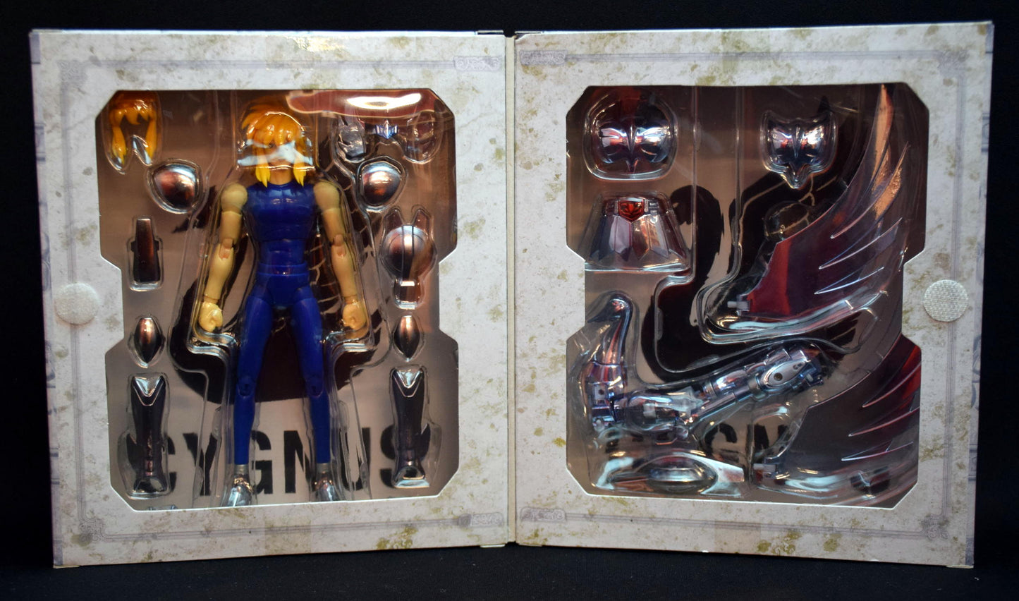 Bandai Saint Seiya Myth Cloth Masami Kurumada Cygnus Hyouga First Bronze Cloth