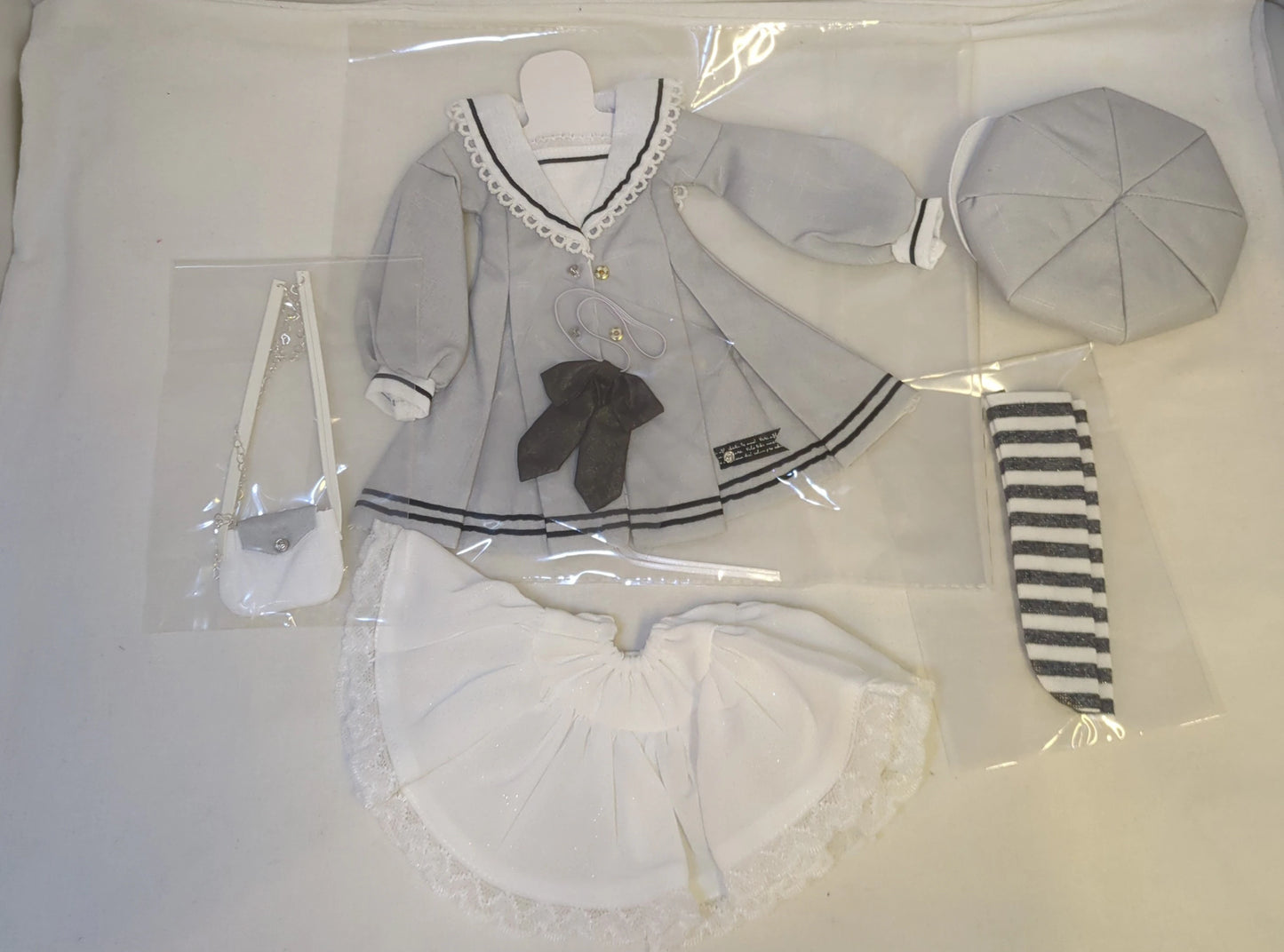 Kicha Zoo 1/4 Doll Size Shiokara Private Academy Dress Gray