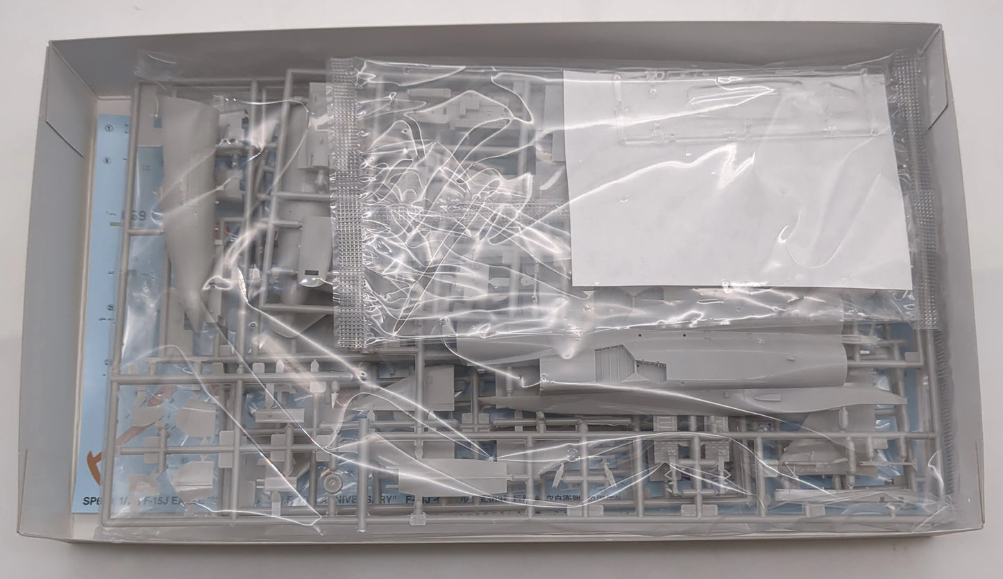 Hasegawa 1/72 LIMITED EDITION SP643 F-15J Eagle `303rd Squadron, Japan Air Self-Defense Force 70th Anniversary` 52443