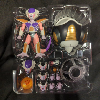 BANDAISPIRITS SHFiguarts Frieza 1st Form and Frieza Pod Resale Edition